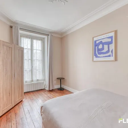 Village Charm In Alesia 2 Bedrooms Apartment *