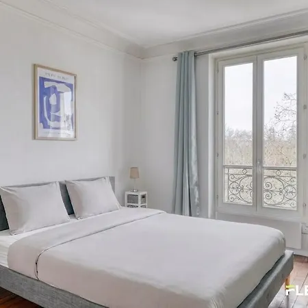 Immeuble Brezin Apartment *