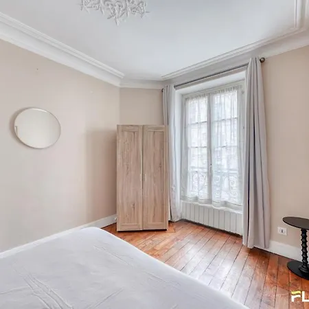 Apartment Immeuble Brezin Paris