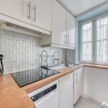 Apartment Immeuble Brezin
